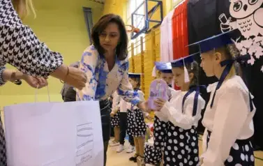 Ślubowanie pierwszak&oacute;w w Zespole Szkolno - Przedszkolnym w Łękawie 36