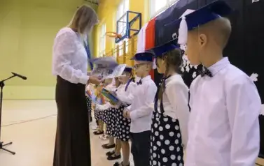 Ślubowanie pierwszak&oacute;w w Zespole Szkolno - Przedszkolnym w Łękawie 43