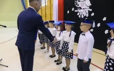 Ślubowanie pierwszak&oacute;w w Zespole Szkolno - Przedszkolnym w Łękawie 46