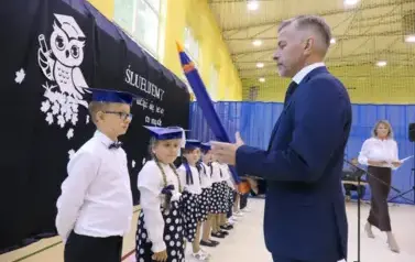 Ślubowanie pierwszak&oacute;w w Zespole Szkolno - Przedszkolnym w Łękawie 50