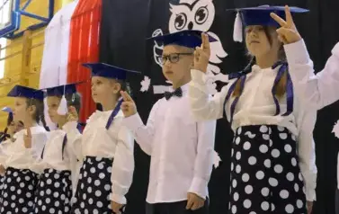 Ślubowanie pierwszak&oacute;w w Zespole Szkolno - Przedszkolnym w Łękawie 52