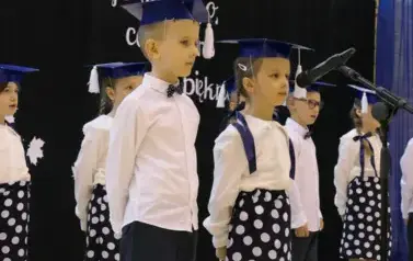 Ślubowanie pierwszak&oacute;w w Zespole Szkolno - Przedszkolnym w Łękawie 59