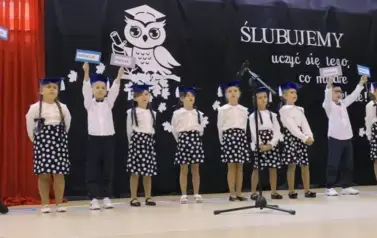 Ślubowanie pierwszak&oacute;w w Zespole Szkolno - Przedszkolnym w Łękawie 64