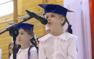 Ślubowanie pierwszak&oacute;w w Zespole Szkolno - Przedszkolnym w Łękawie 92