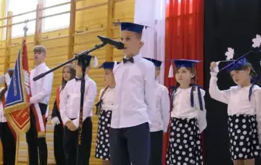 Ślubowanie pierwszak&oacute;w w Zespole Szkolno - Przedszkolnym w Łękawie 93