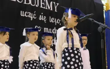 Ślubowanie pierwszak&oacute;w w Zespole Szkolno - Przedszkolnym w Łękawie 123
