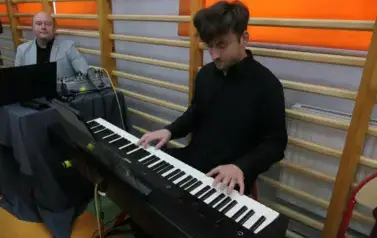 Ślubowanie pierwszak&oacute;w w Szkole Podstawowej w Dobiecinie 14