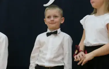 Ślubowanie pierwszak&oacute;w w Szkole Podstawowej w Dobiecinie 92