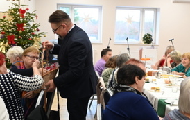Gminna Wigilia dla Senior&oacute;w w Łękawie 22