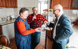 Pamiątkowe albumy trafiły do Jubilat&oacute;w świętujących Złote Gody 17