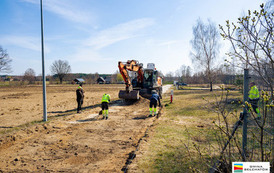 W Janinie trwa budowa drogi betonowej 10
