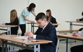 Egzamin &oacute;smoklasist&oacute;w w szkołach prowadzonych przez Gminę Bełchat&oacute;w 19