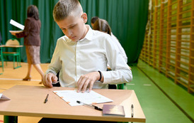 Egzamin &oacute;smoklasist&oacute;w w szkołach prowadzonych przez Gminę Bełchat&oacute;w 92