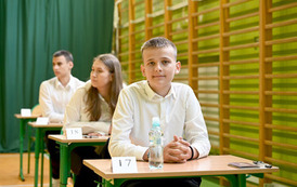 Egzamin &oacute;smoklasist&oacute;w w szkołach prowadzonych przez Gminę Bełchat&oacute;w 121