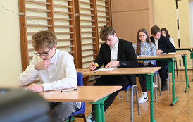 Egzamin &oacute;smoklasist&oacute;w w szkołach prowadzonych przez Gminę Bełchat&oacute;w 126