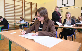 Egzamin &oacute;smoklasist&oacute;w w szkołach prowadzonych przez Gminę Bełchat&oacute;w 130