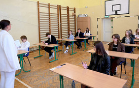 Egzamin &oacute;smoklasist&oacute;w w szkołach prowadzonych przez Gminę Bełchat&oacute;w 149