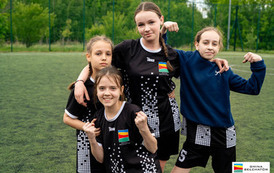 Dobiecin_pilka_nozna_dziewczyn-8480
