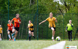 Dobiecin_pilka_nozna_dziewczyn-8395