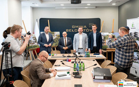 Podpisanie umowy na budowę blok&oacute;w SIM w Dobrzelowie 5