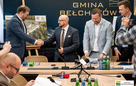 Podpisanie umowy na budowę blok&oacute;w SIM w Dobrzelowie 7