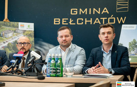 Podpisanie umowy na budowę blok&oacute;w SIM w Dobrzelowie 17