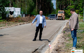 Budowa drogi betonowej w Kałdunach na ostatniej prostej 17
