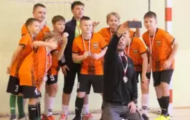 Mistrzostwa Gminy Bełchat&oacute;w w Piłce Halowej Chłopc&oacute;w do lat 15  68