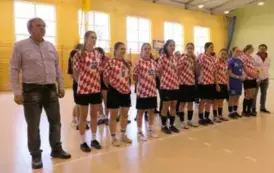 Mistrzostwa LZS Wojew&oacute;dztwa Ł&oacute;dzkiego w Halowej Piłce Nożnej Seniorek w Łękawie 11