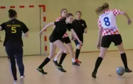 Mistrzostwa LZS Wojew&oacute;dztwa Ł&oacute;dzkiego w Halowej Piłce Nożnej Seniorek w Łękawie 32