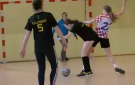 Mistrzostwa LZS Wojew&oacute;dztwa Ł&oacute;dzkiego w Halowej Piłce Nożnej Seniorek w Łękawie 33