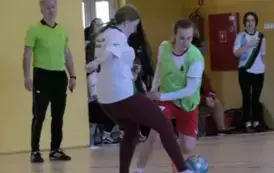Mistrzostwa LZS Wojew&oacute;dztwa Ł&oacute;dzkiego w Halowej Piłce Nożnej Seniorek w Łękawie 44