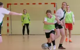 Mistrzostwa LZS Wojew&oacute;dztwa Ł&oacute;dzkiego w Halowej Piłce Nożnej Seniorek w Łękawie 45