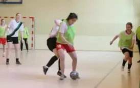 Mistrzostwa LZS Wojew&oacute;dztwa Ł&oacute;dzkiego w Halowej Piłce Nożnej Seniorek w Łękawie 49