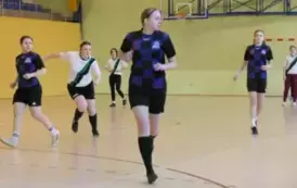 Mistrzostwa LZS Wojew&oacute;dztwa Ł&oacute;dzkiego w Halowej Piłce Nożnej Seniorek w Łękawie 63