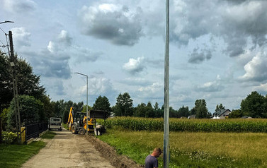 Budowa oświetlenia na tzw. ulicy "Bratkowej" w Dobrzelowie 28