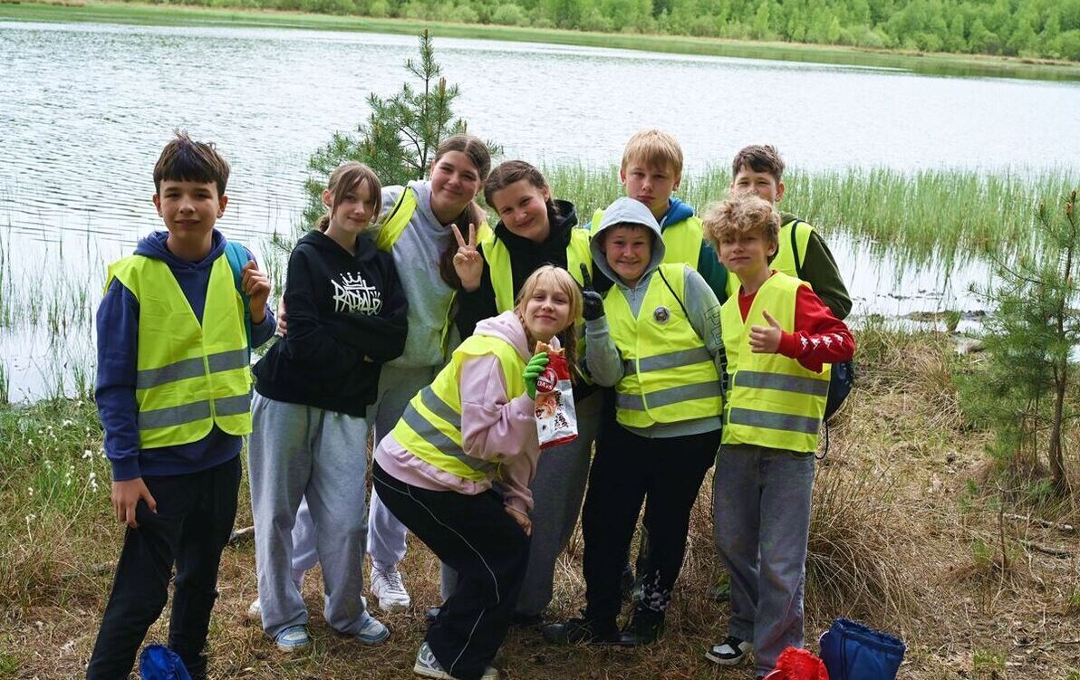 sprzątanie lasy nad jeziorem żółkin