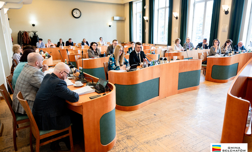 radni gminy bełchatów podczas obrad sesji rady gminy