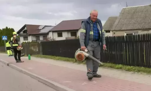 czyszczenie chodnika  w zdzieszulicach dolnych