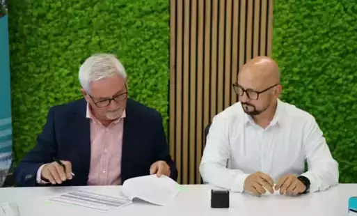 podpisanie umowy na modernizację ujęcia wody w ławach