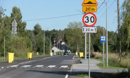 droga w zalesnej po zakończeniu rozbudowy